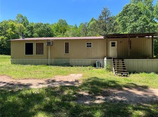 255 Falcon Ln, Carnesville, GA 30521
