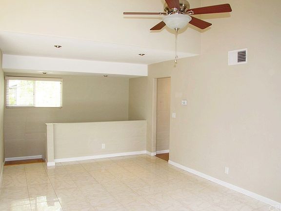 5th image of 22137 Burbank Blvd Unit 5