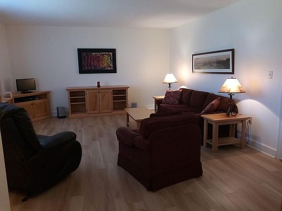 2nd view Living room 
