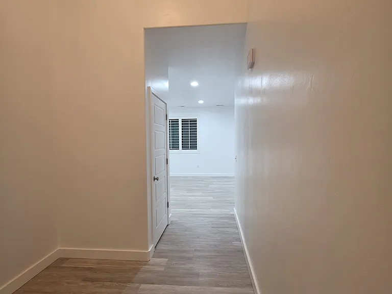 1684 W Parkview Dr — Photo 17