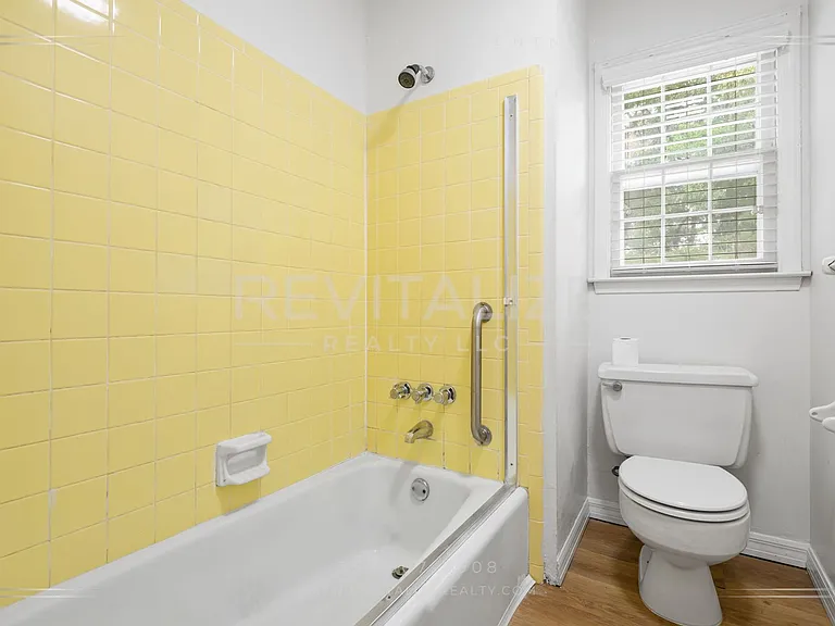 1211 Vendome Dr W — Photo 46