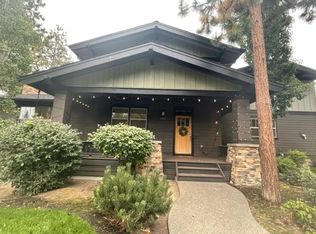 2555 NW Crossing Dr, Bend, OR 97703