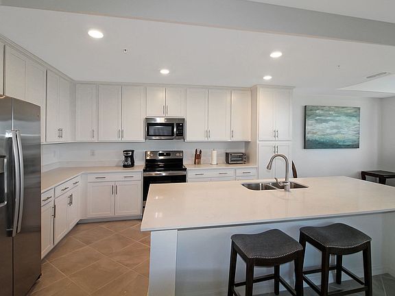 2nd image of 12180 Wellen Golf St #106