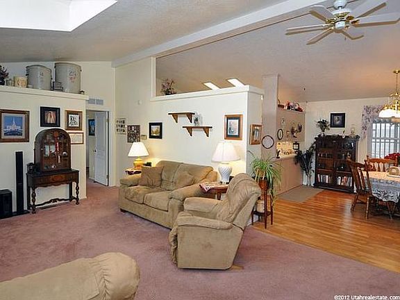 2nd image of 1027 W Fireweed Dr