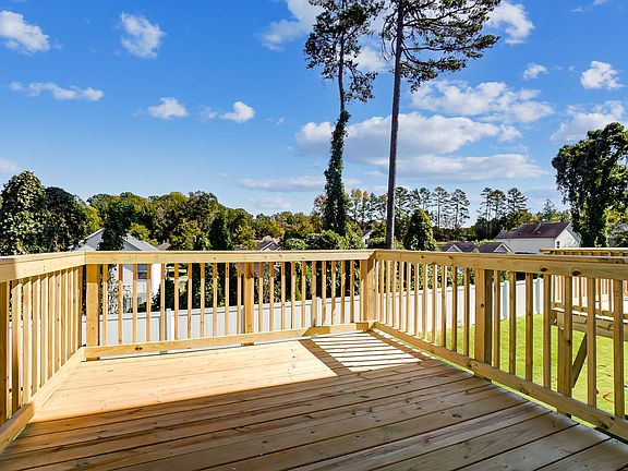 Photo Representation of the Harmony End plan. Colors, finishes and options will vary.