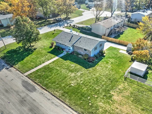 705 W Wildwood Dr, Mt Zion, IL 62549