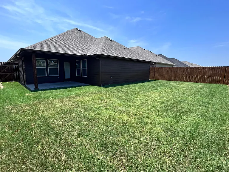802 Tippit Ln — Photo 19