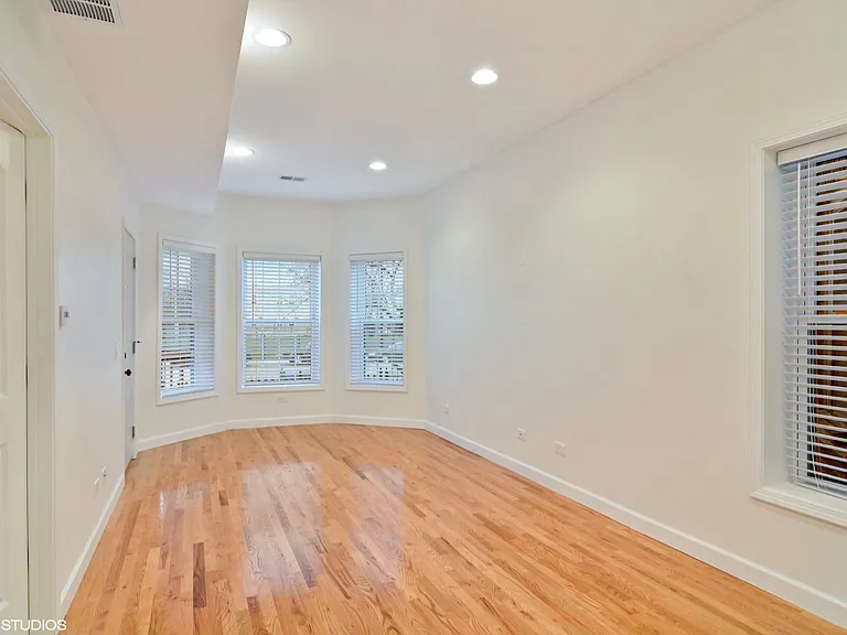 2741 W Fullerton Ave #1 — Photo 3