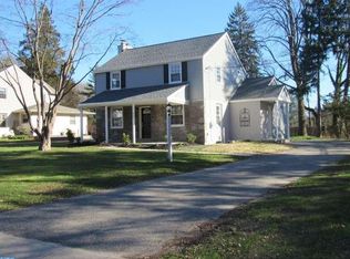 327 Lewis Rd, Broomall, PA 19008