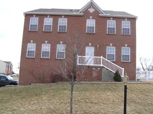 120 Tuscany Ridge Dr, Oakdale, PA 15071