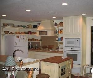 5th image of 10313 Sylvan Ln W