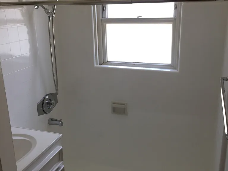 A historical landmark and beautiful 1br/1ba cottage in University Heights - walking distance from... — Photo 7