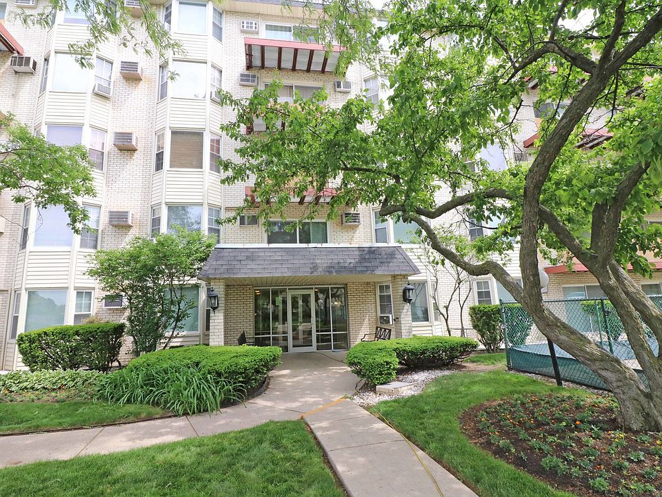 1st image of 5510 Lincoln Ave #B202