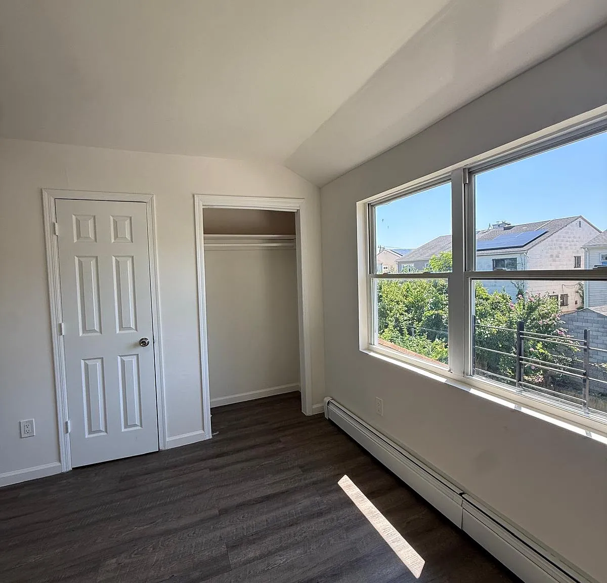 3 bed, $3,373 — Photo 4