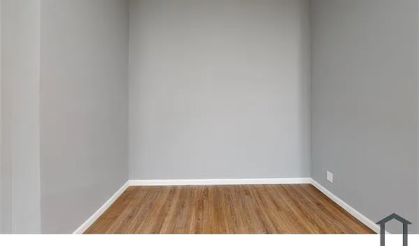 4286 Paul St #2R — Photo 1