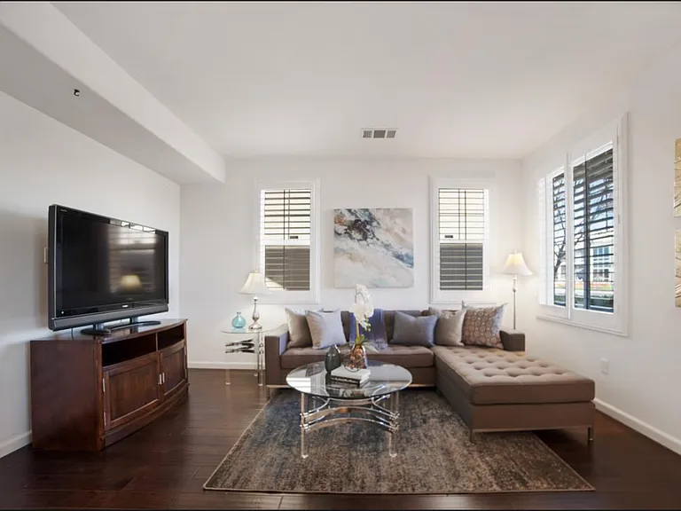 2432 Homer Ln — Photo 4