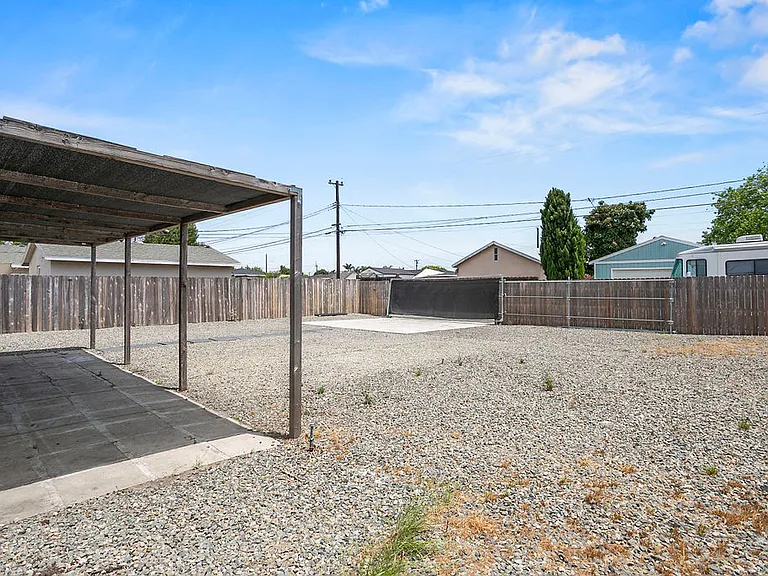 13192 Edwards St — Photo 23