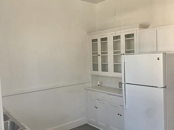 4th image of 2410 E Marshall St APT 1A