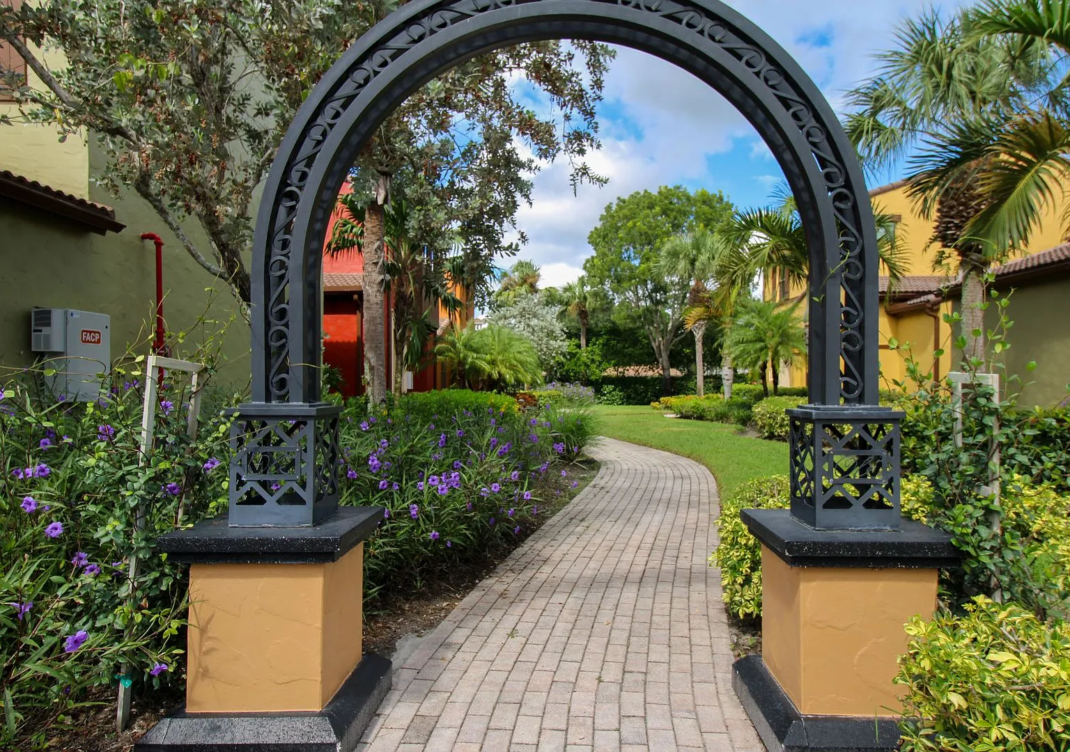 **2/3 ** Ole' At Lely Resort ** Highly Desirable Community ** Seasonal Rental ** — Photo 3