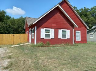809 N Robinson St, Cleburne, TX 76031