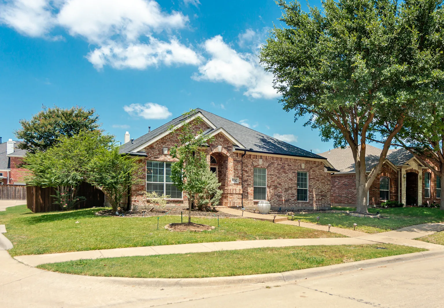 4 bed, 2168 sqft, $2,475 — Photo 2