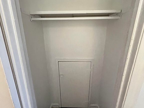4th image of 1917 Addison Rd S