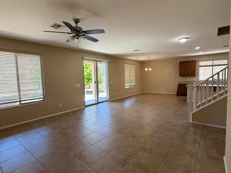 4723 W Gelding Dr — Photo 7
