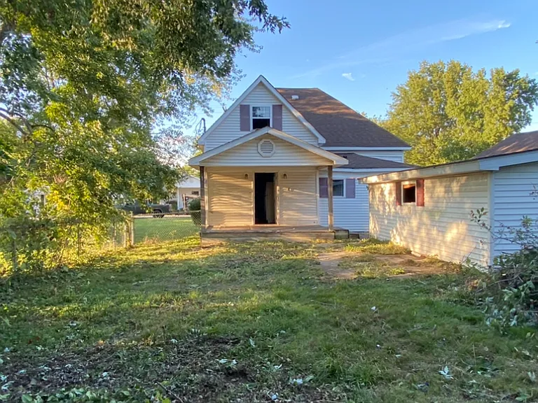 708 W Jones St — Photo 8