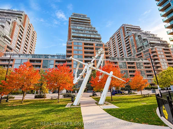 75 Liberty St #2009, Toronto, ON M6K 1Y4