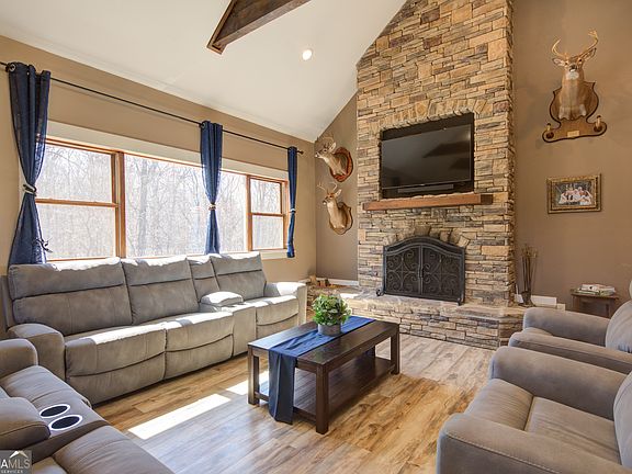 5th image of 1050 Ricky West Rd