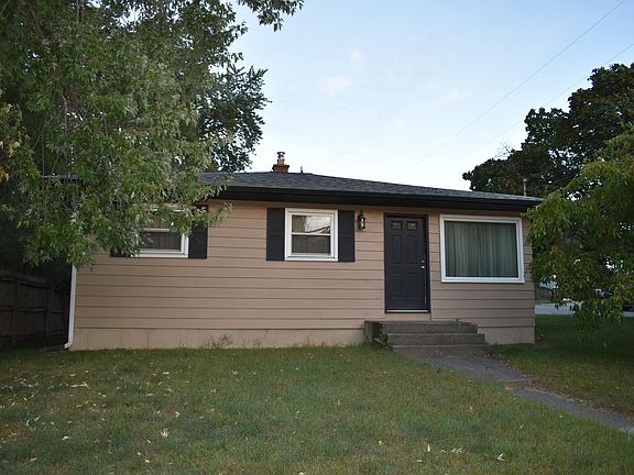 4th image of 3450 Heron Ave SW