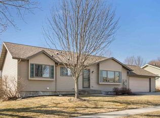 121 Buckeye Ln, Riverside, IA 52327