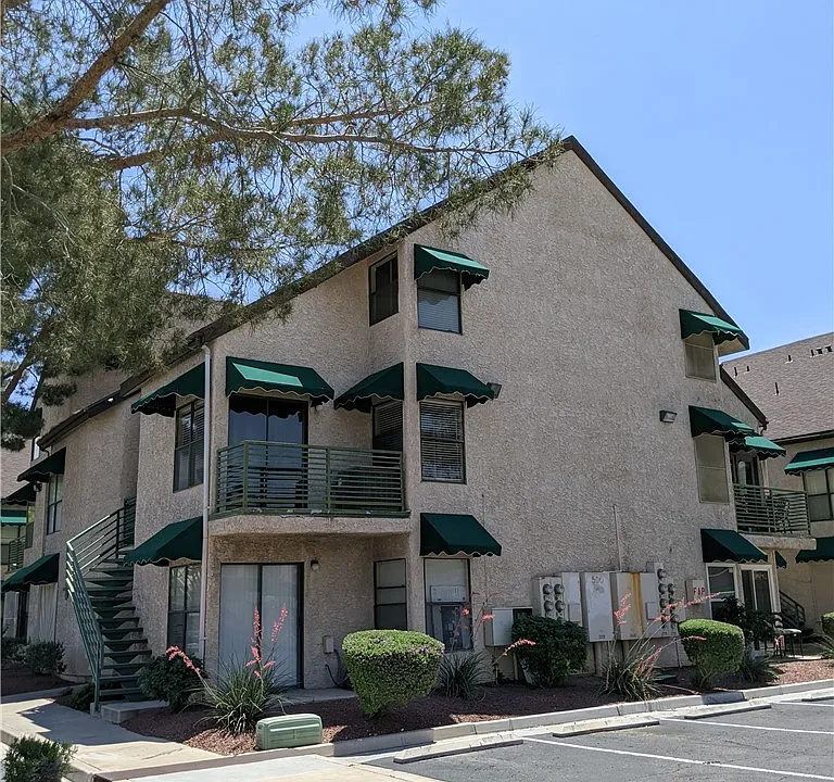 500 Elm Dr #104