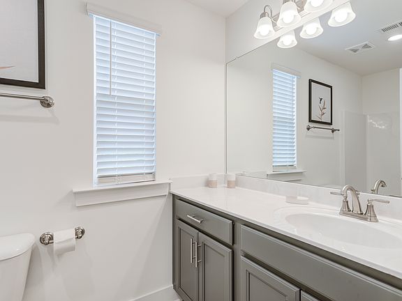 3rd image of 2703 Bloomsbury Ln
