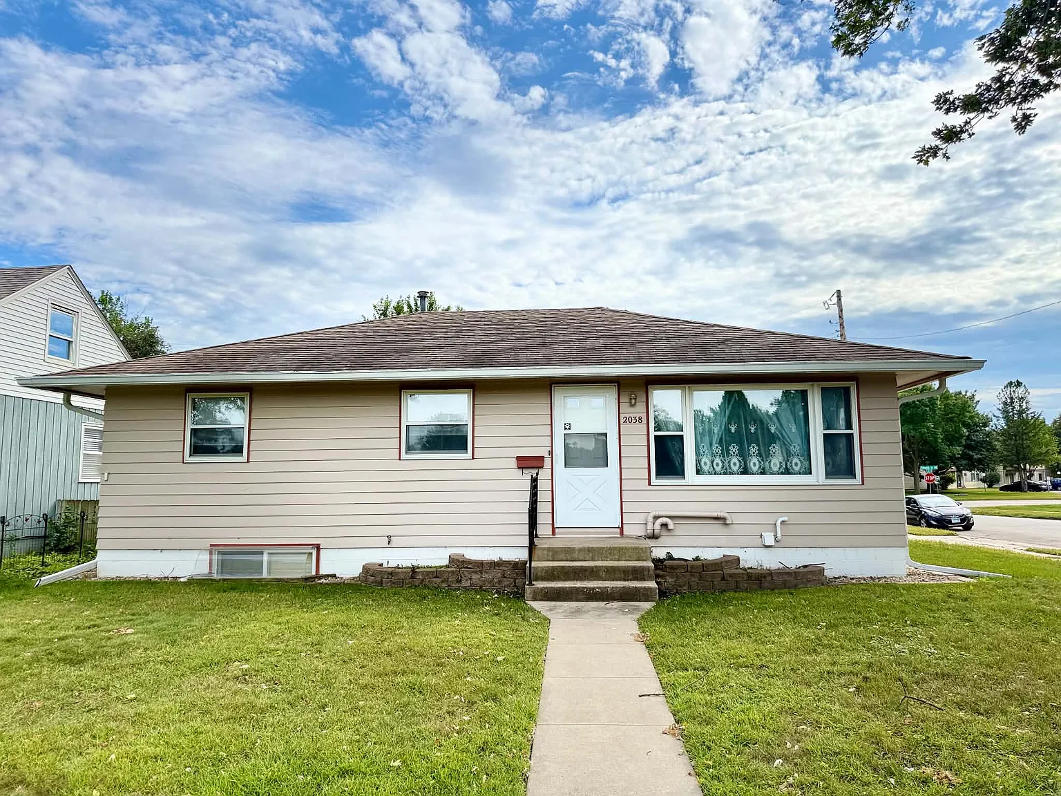 6 bed, $2,500 — Photo 2
