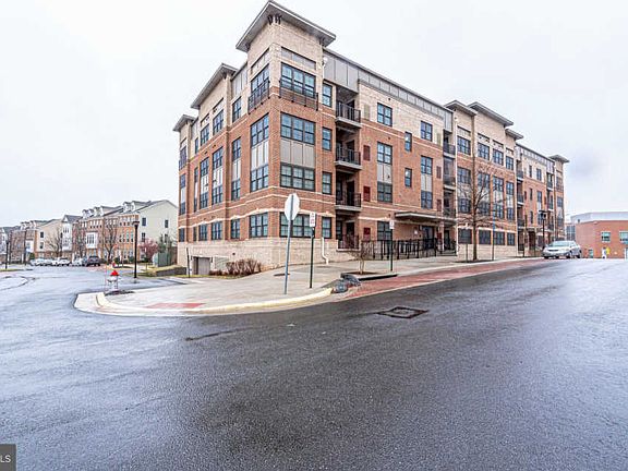 3rd image of 9523 Bastille St #1105