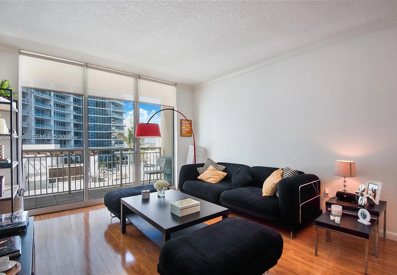 Cite Condo — Photo 1