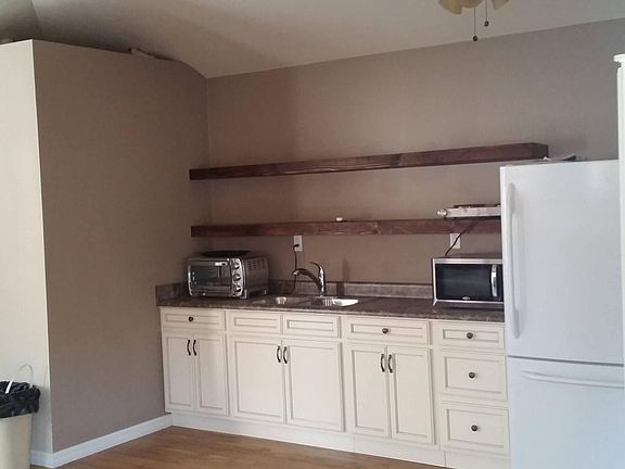 4th image of 1-7532 Lasaine Ave #1
