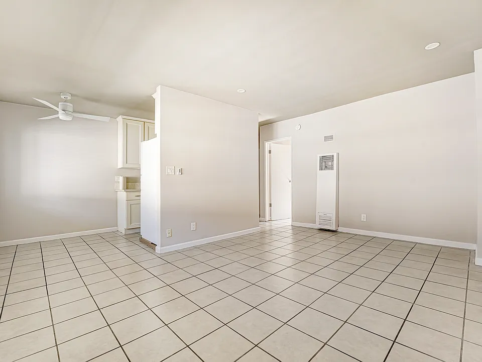 11429 Hatteras St #8