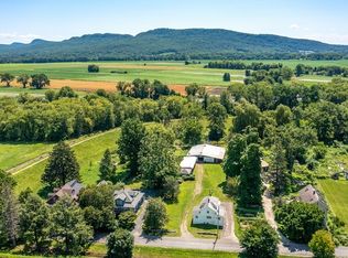 49 Henry St, Northampton, MA 01060