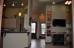 3rd image of 1801 Summerville Ln