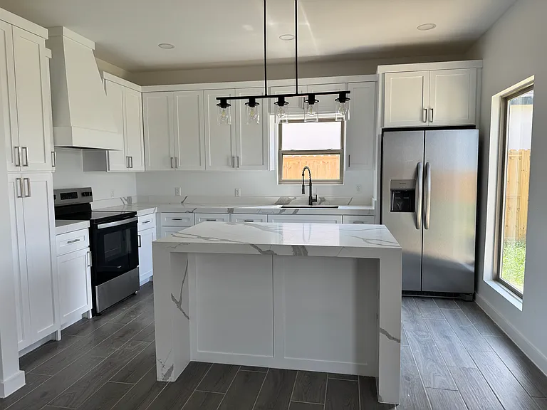 3919 Yoyis St — Photo 3