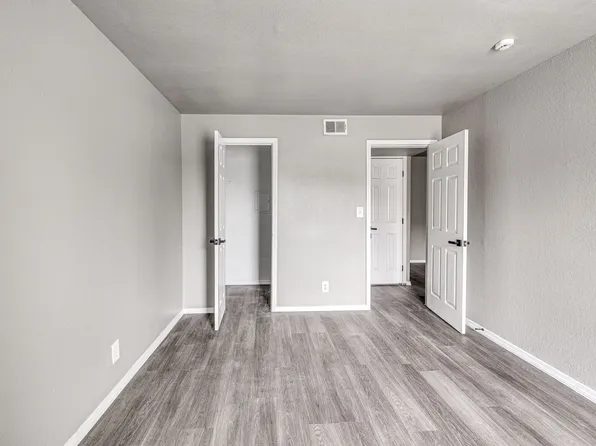 Alexis Park Apartments