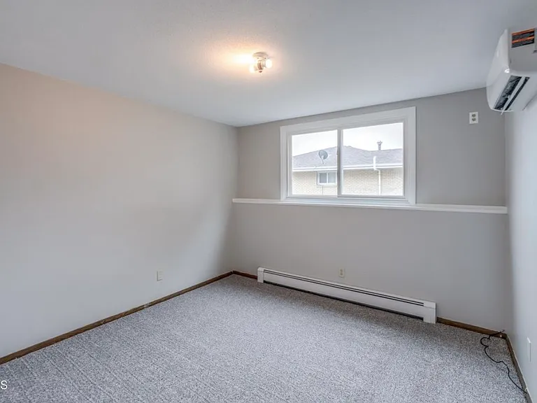 2531 E Avenue A — Photo 16
