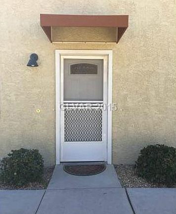 2nd image of 6761 Holmby Ave APT C1