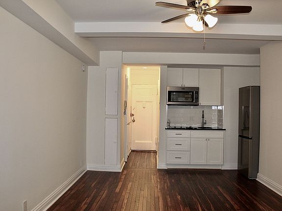 5th image of 320 E 42nd St APT 215