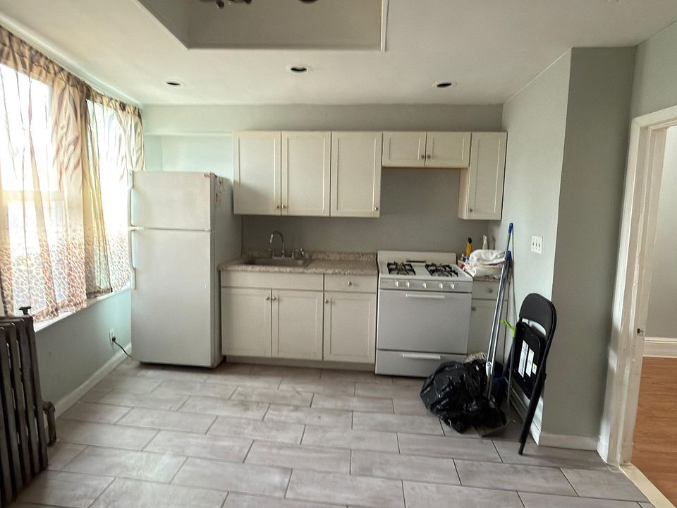 1st image of 44 Clerk St #1