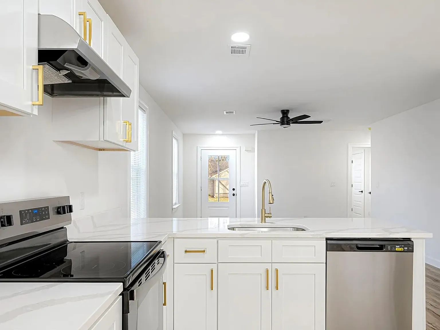 4 bed, $1,850 — Photo 4