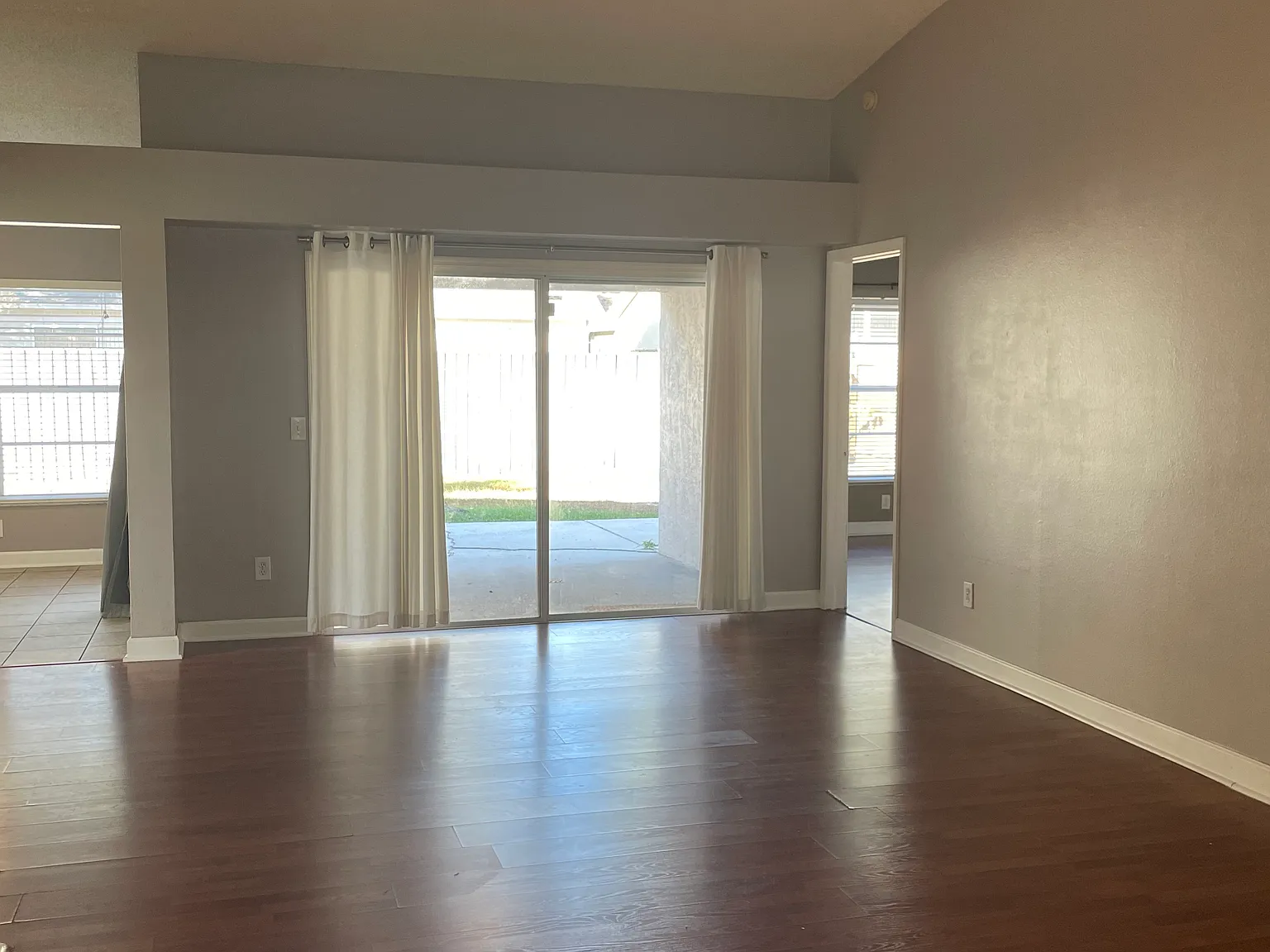 3 bed, 1368 sqft, $3,250 — Photo 2
