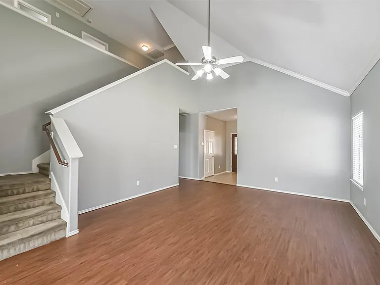 8726 Old Maple Ln — Photo 7